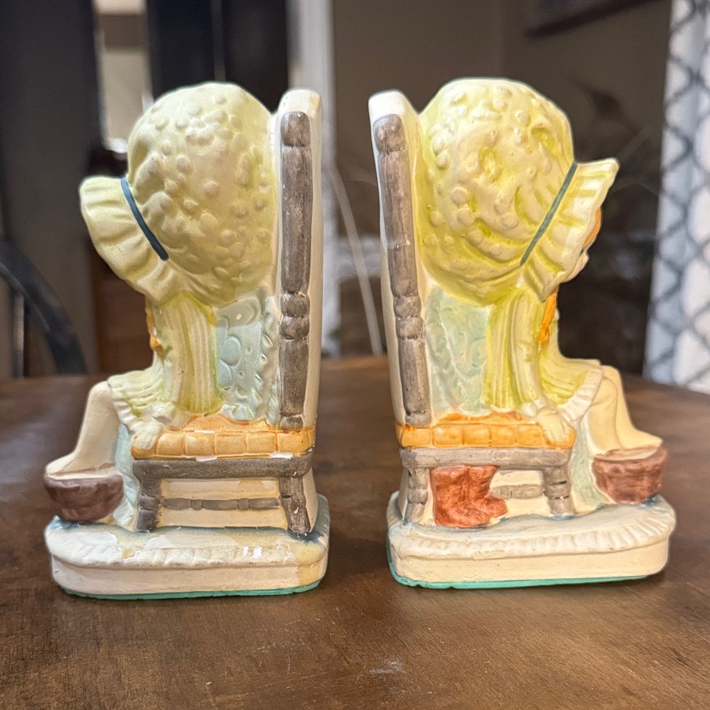Holiday Fair Little Girl Bookends - Picture 4 of 12